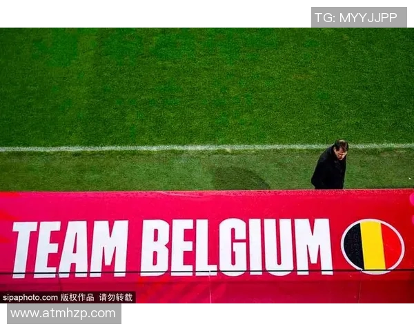 两个国籍足球明星的传奇故事与他们的球场荣耀之路