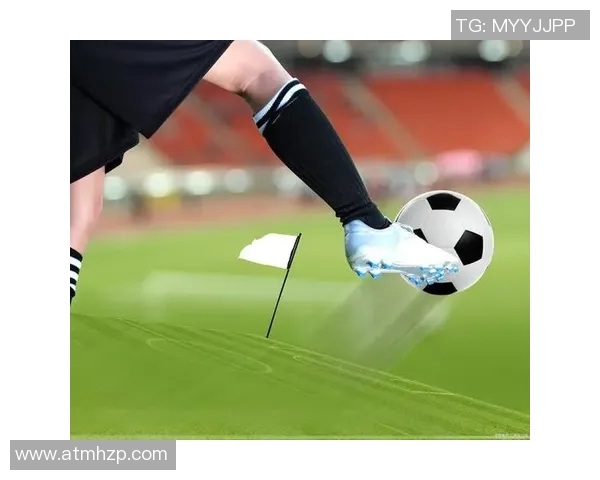 足球明星如何通过科学训练提升肌肉力量与竞技表现的全面指南