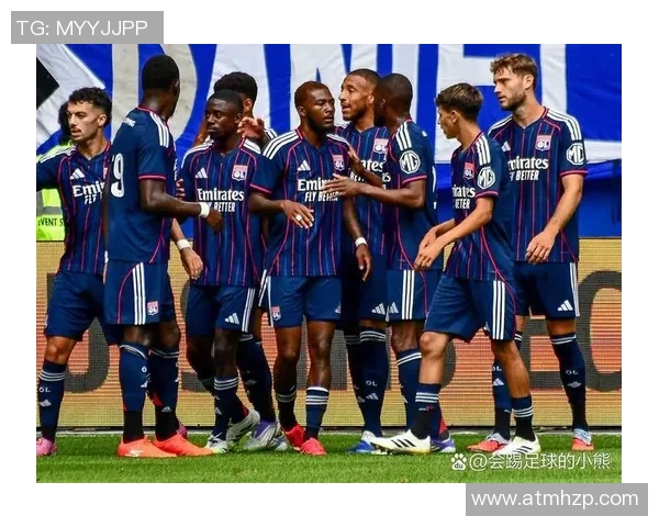 米兰与里昂激情对决中国赛场球迷热情高涨期待精彩瞬间